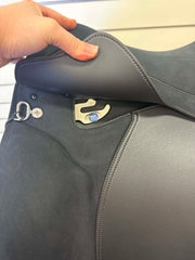 Wintec Pro Dressage HART Blk 44cm/17.5" PROTOTYPE - The Trading Stables