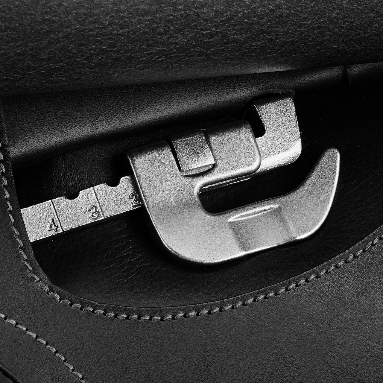 Bates Versa All Purpose Saddle-DEMO MODEL - The Trading Stables