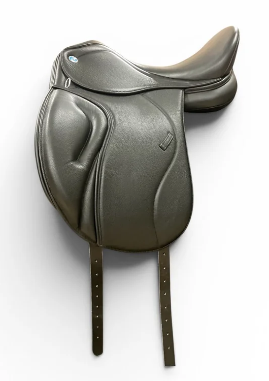 Kieffer Essential Dressage 17 in Second Hand