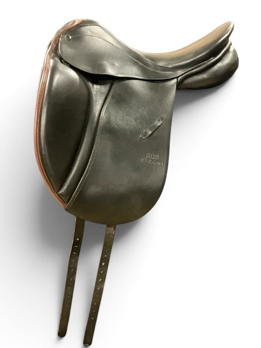 Stubben Juventus Dressage 17 in Second Hand